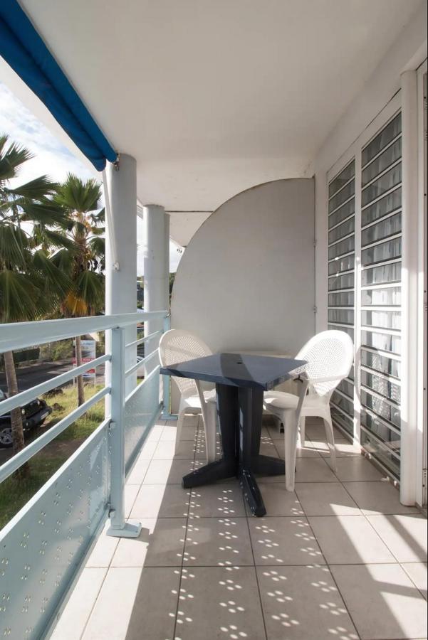 Apartament Un Pied-A-Terre Face A La Marina Le Marin Zewnętrze zdjęcie