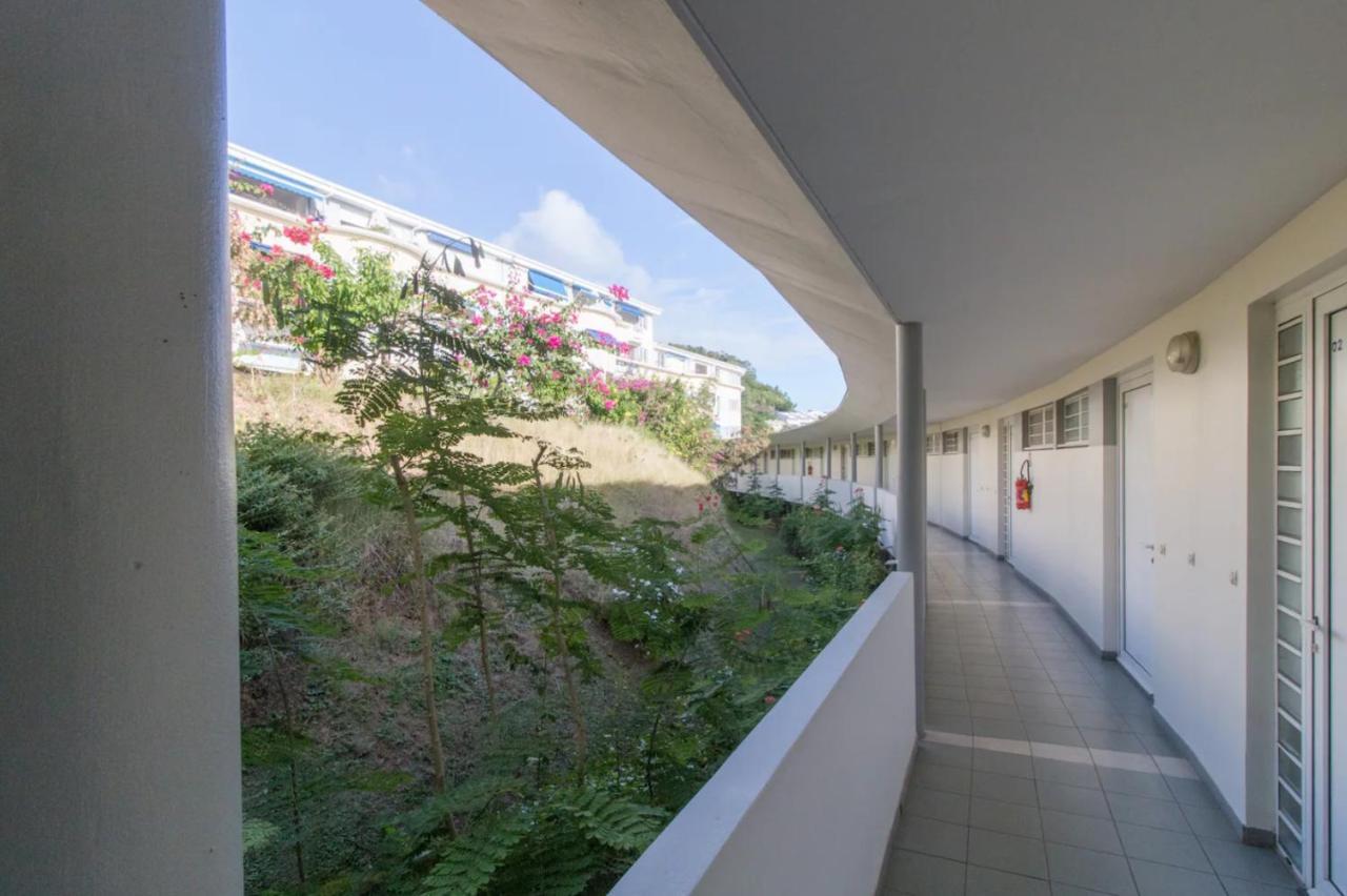 Apartament Un Pied-A-Terre Face A La Marina Le Marin Zewnętrze zdjęcie