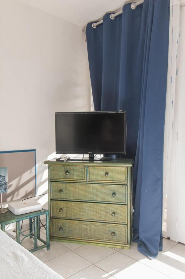 Apartament Un Pied-A-Terre Face A La Marina Le Marin Zewnętrze zdjęcie