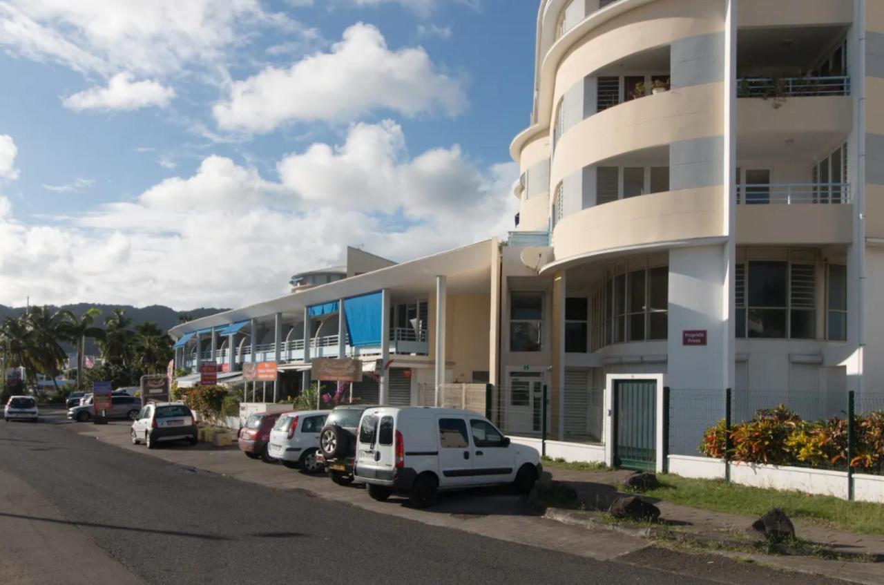 Apartament Un Pied-A-Terre Face A La Marina Le Marin Zewnętrze zdjęcie