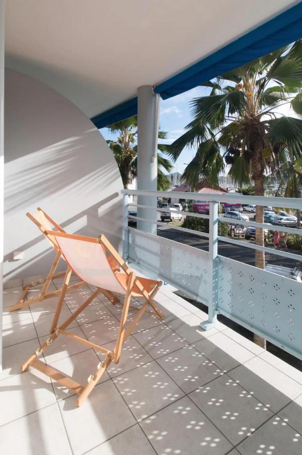 Apartament Un Pied-A-Terre Face A La Marina Le Marin Zewnętrze zdjęcie