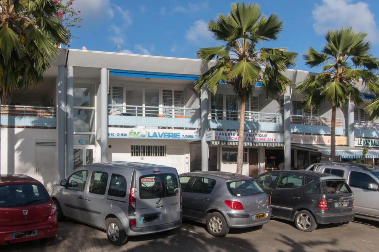 Apartament Un Pied-A-Terre Face A La Marina Le Marin Zewnętrze zdjęcie